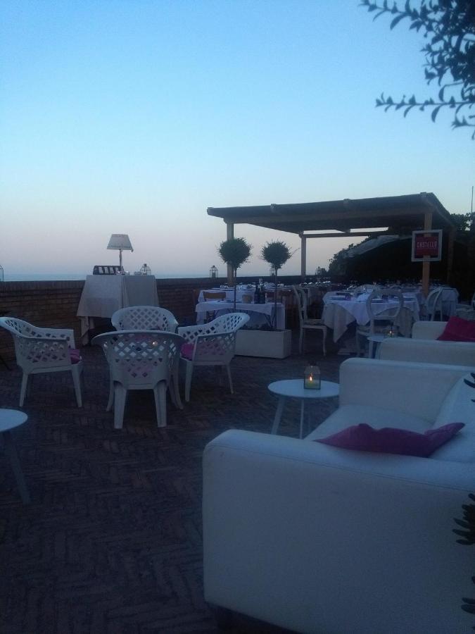 Castello - Solo Pernotto Otel Cupra Marittima Dış mekan fotoğraf
